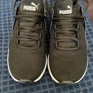Womens soft foam puma’s